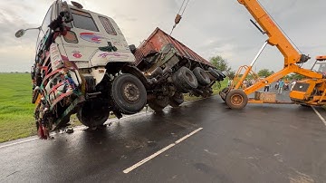 Big Truck Trailer Accident on Highway Rescued by 3 Hydra Cranes Escort Hydra ACE hydra