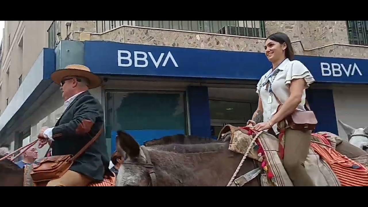 TRADICIONAL DESFILE DE CABALLOS EN ANDÚJAR - Romería Virgen De La Cabeza 2023