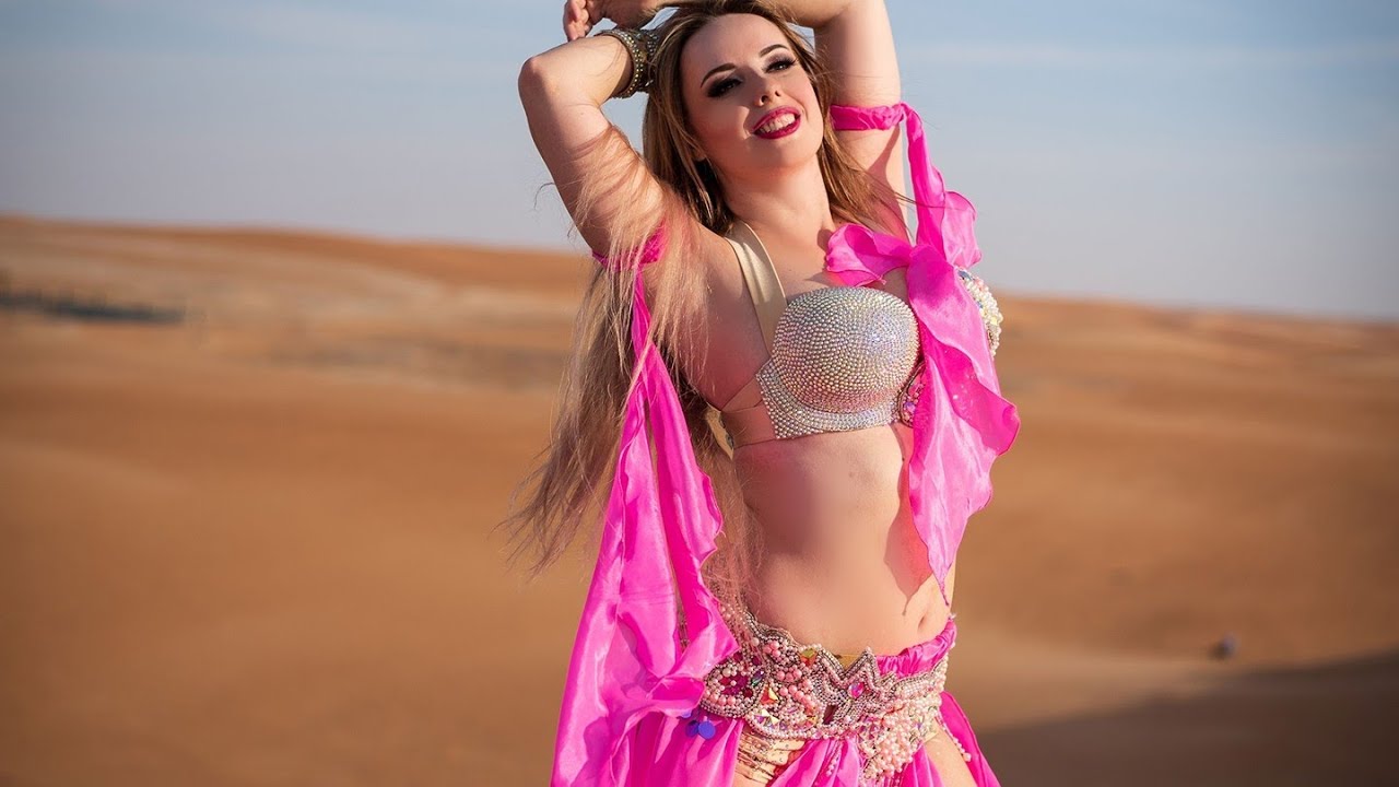 Танцевать арабские танцы. Aziza бейлиденс. Aziza belly Dancer. Арабский танец живота.