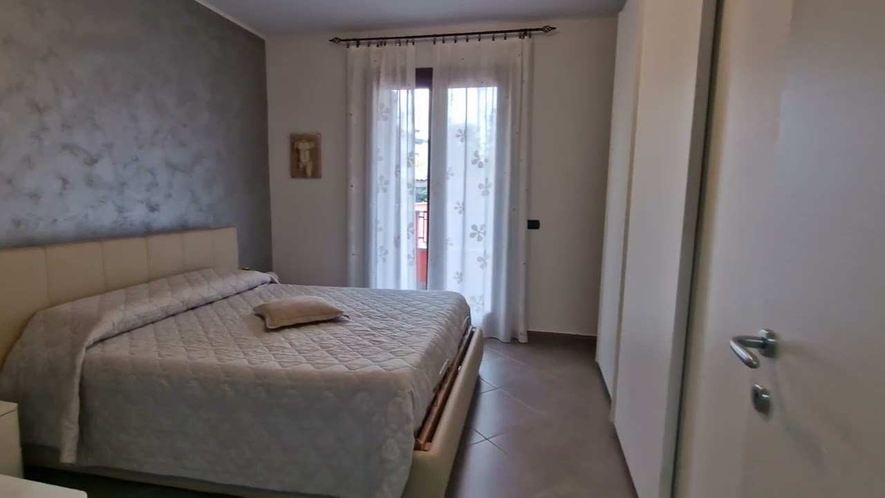 TRE LOCALI CON DOPPI SERVIZI, GIARDINO E BOX DOPPIO IN RECENTISSIMA COSTRUZIONE !!!