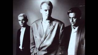 Heaven 17 - Who&#39;ll stop the rain ( 12&quot; extended version )