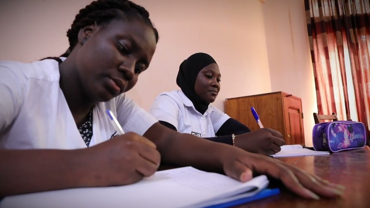Bénin : Former des pharmaciens pour un accès à des médicaments de qualité / Fondation Pierre Fabre