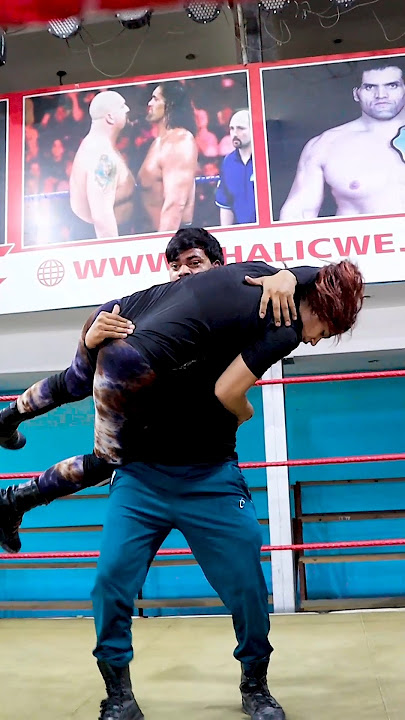 ladki ko diya power bomb 😱 #wwe #fight #shorts