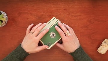 The Deck Interview Spread | For NEW tarot decks | For decks you can’t connect with