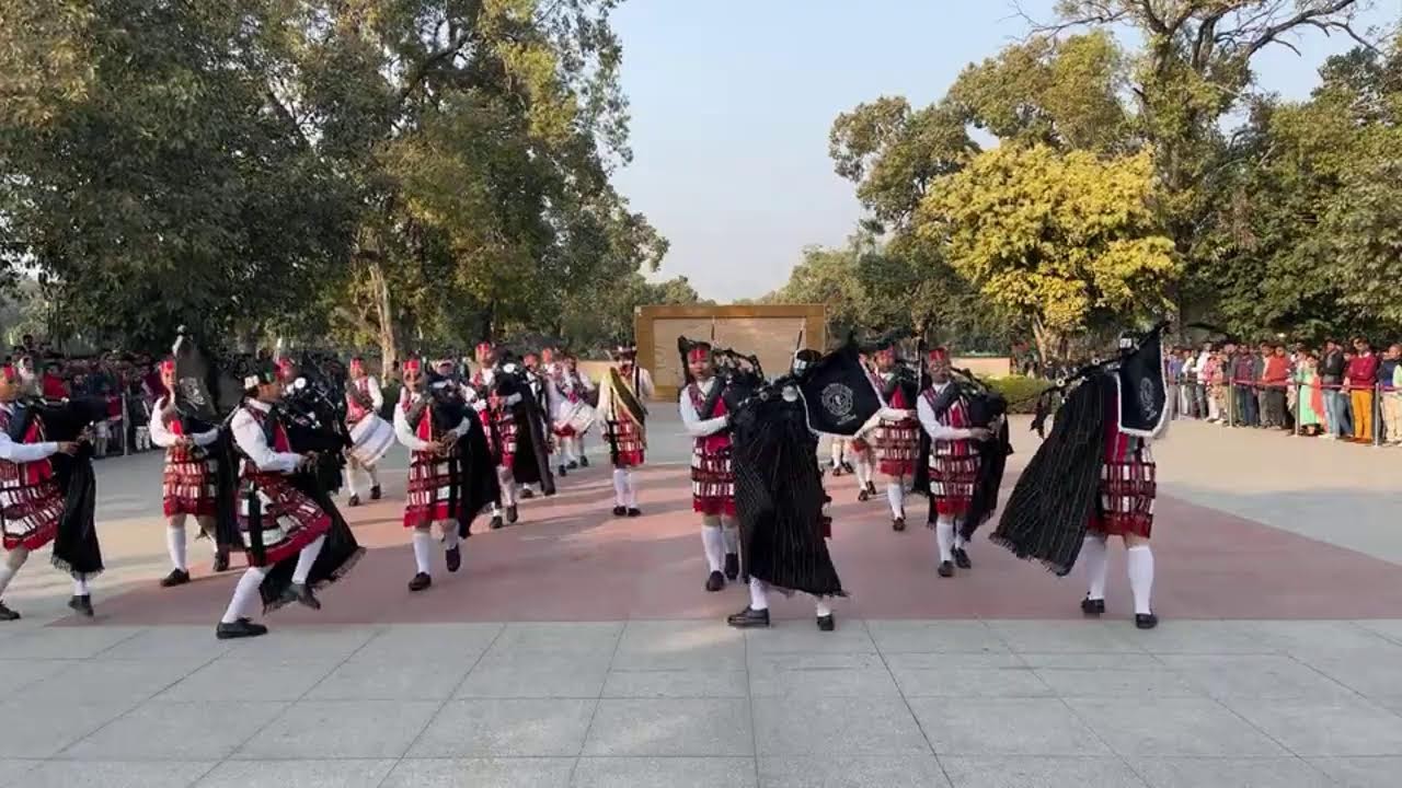 Выступление школьного оркестра правительственной средней школы Мизо, Мизорам, у Национального вое...