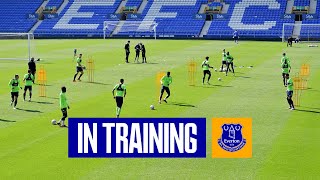 TOFFEES TRAIN AT GOODISON PARK | Everton prepare for Crystal Palace screenshot 5