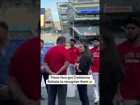 Mission accomplished for these fans 🤣