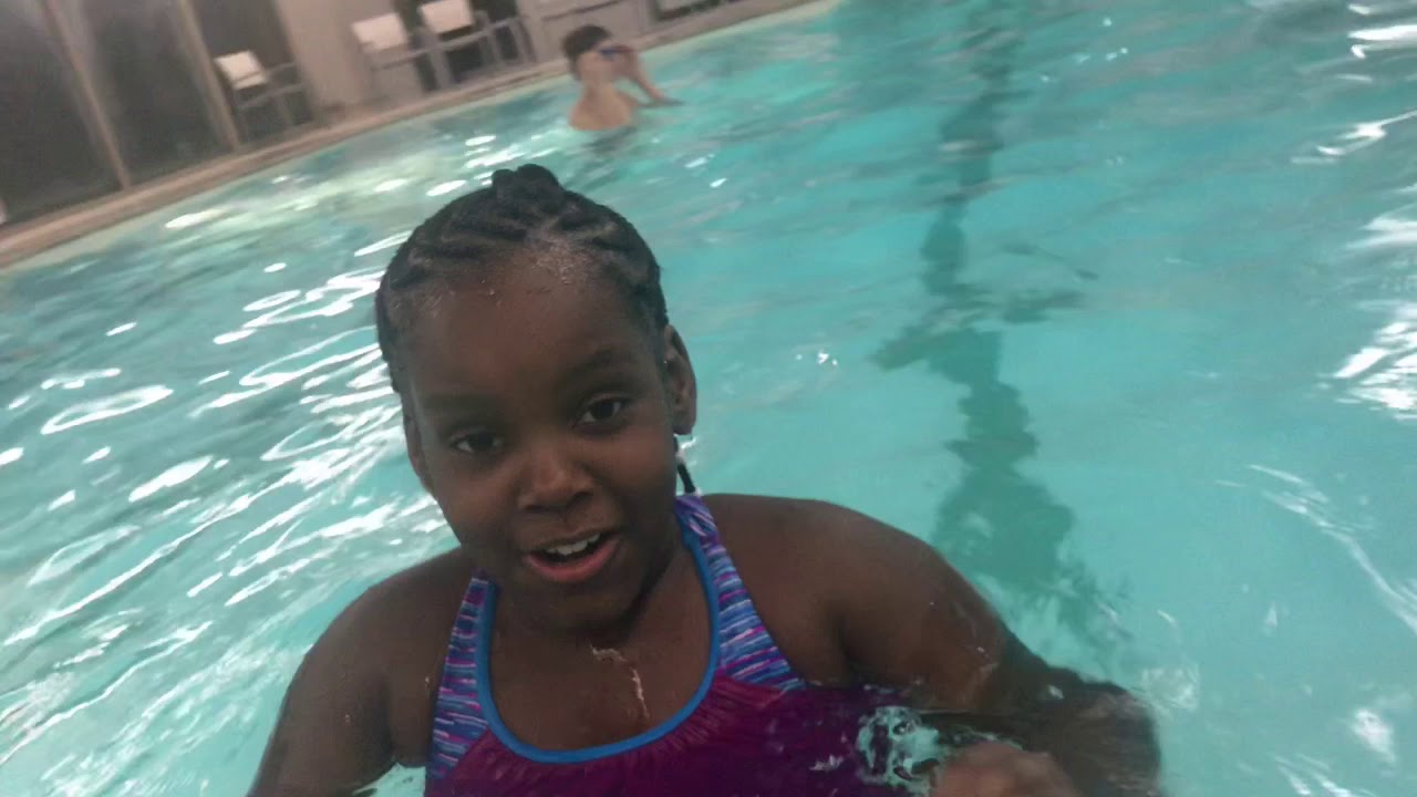 Kaigler Kids At The Hotel Pool