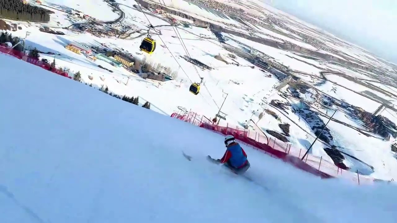 4525: Unyielding courage: Disabled skier defies odds on urumqi's steepest slopes