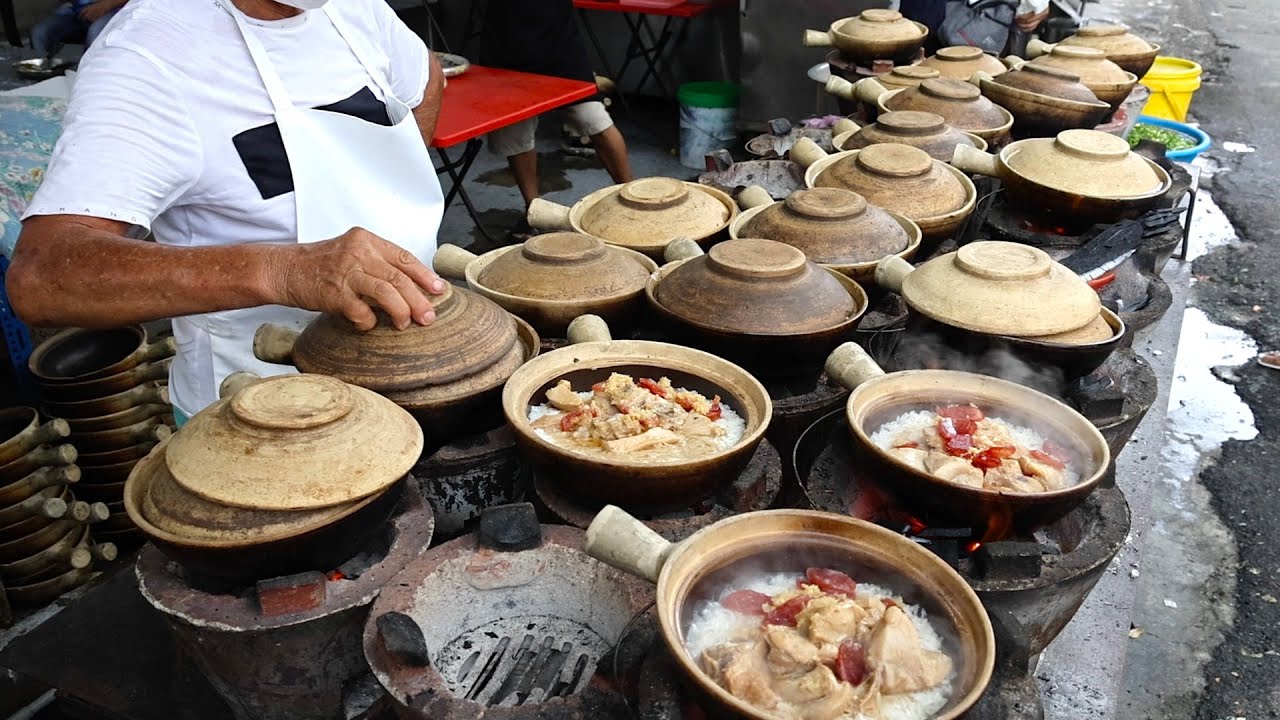 ⁣Hard Working Grandpa! Amazing Claypot Chicken Rice Skills - Malaysian Street Food