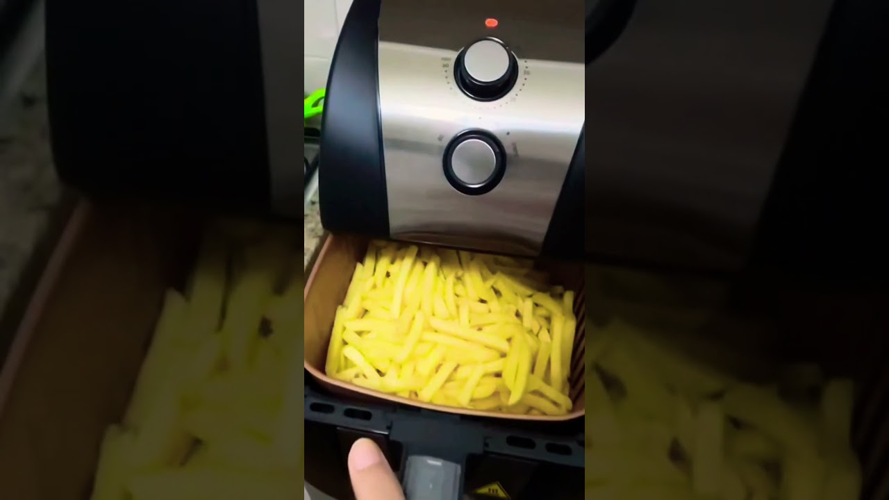 Fritadeira Elétrica sem Óleo/Air Fryer Britânia BFR51 Preta com Timer 5,5L 