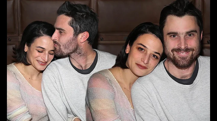 Jenny Slate Announces Engagement to ''Kindest'' Bo...