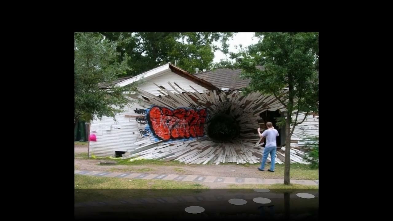 Дом дыра техас. Hole house как открыть луну. Hole house codes. Дырка в доме. Дырка в доме.