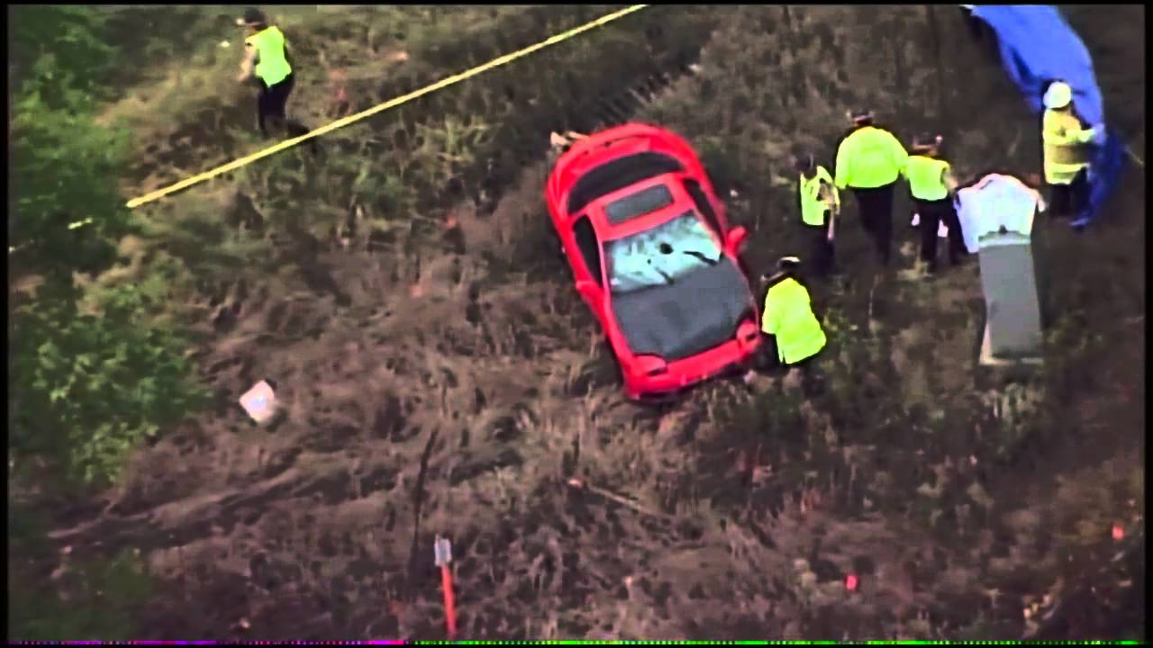 Worker killed after car crashes into I 35W construction zone in