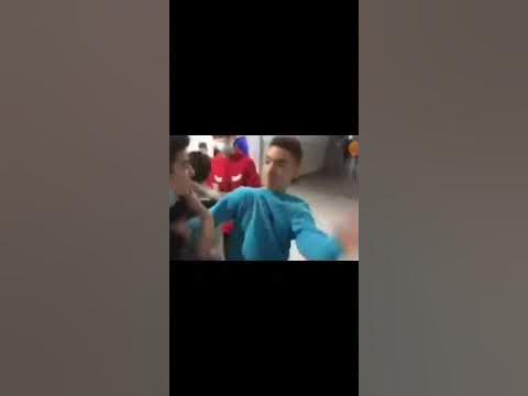 Анди студио се бие с съученка си - YouTube