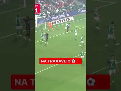 NA TRAVE! QUASE COMAN AMPLIA COM UM GOLAÇO!