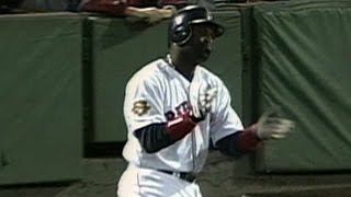Everett breaks up Mussina's perfect game bid