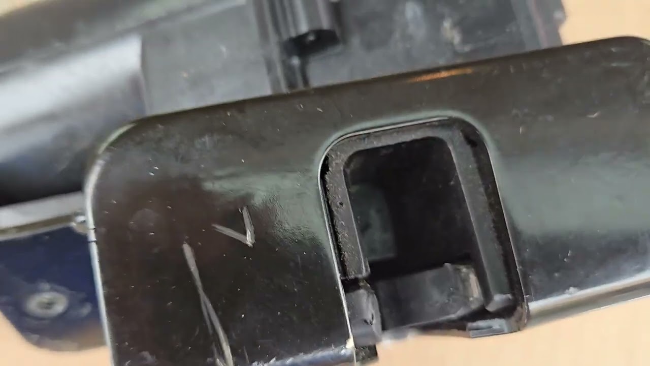 2008 CADILLAC SRX  TAIL GATE NOT WORKING