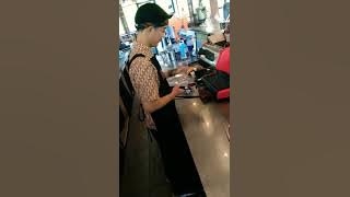 4 stuck tulip latte art