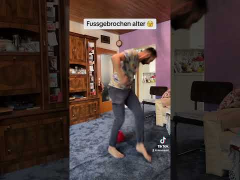 Fussgebrochen alter😔 #trickshot #ball #viral #fußball #fy #foryou #soccer #football