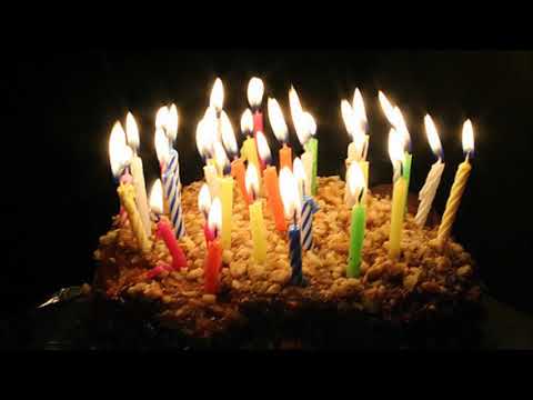 Vídeo: Por Que Um Bolo Com Velas é Um Atributo De Aniversário?