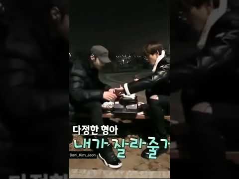Taehyung eating big