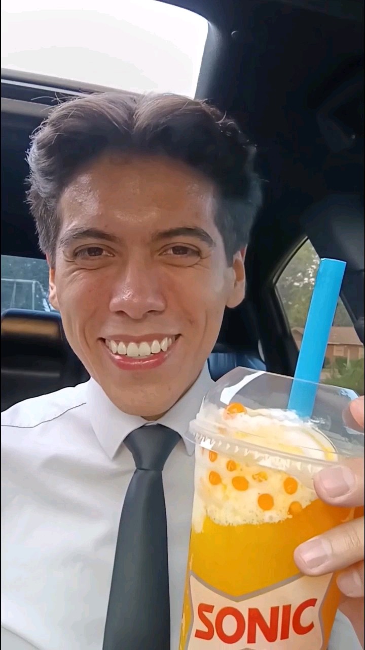 Sonic's NEW Orange Cloudsicle Slush Brain-Freezing Straw Chug