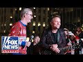 Chris Tomlin sings ‘Holy Forever’ at Fox tree lighting