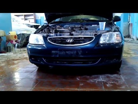 Hyundai Accent. Снятие переднего бампера и фары.