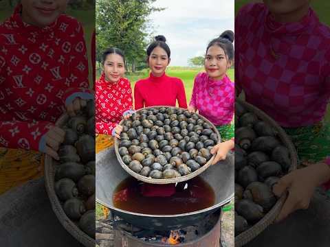 Snail soup cook