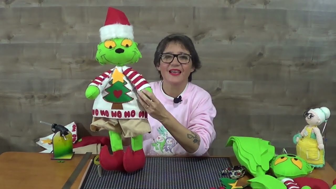El Grinch en pañolenci. Incluye moldes (Caja de información). Yasna Pino. Casa Puchinni.