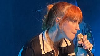 Paramore - Still Into You (Hayley forgets the lyrics) (Live in Chicago - Fall 2022 tour)