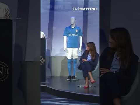 Video Valentina De Laurentiis in lacrime durante la presentazione della maglia del Napoli del centenario