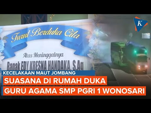 Suasana di Rumah Duka Guru Agama Korban Kecelakaan Maut Bus Study Tour di Jombang