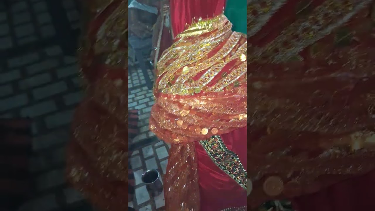 जल भरन देवकी आई है