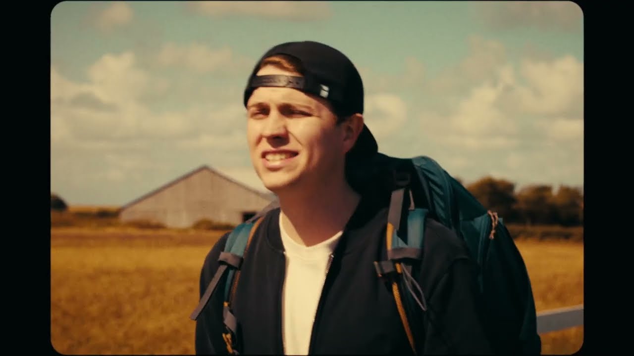 Watch Sune - Mattis Brodersen (Official Video) on YouTube Watch Sune - Mattis Brodersen (Official Video) on YouTube