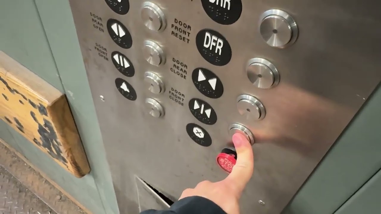 ЭТО ЧУБАККА!! Огромные гидравлические грузовые лифты ThyssenKrupp в Нью-Йорке. Внимание, пена!