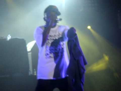 Putar Lyrics To Go (Live) - A Tribe Called Quest