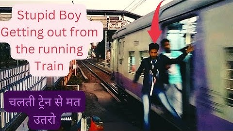 Barddhaman-Howrah Vintage Emu Local Train Via Main Line Just Arriving To The Belur Station.