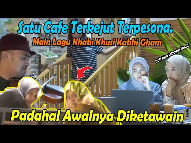 Satu Cafe Terkejut Terpesona, Main Lagu Khabi Khusi Kabhi Gham, Padahal Awalnya Diketawain. class=