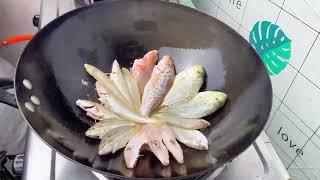 半煎鱼杂鱼，在家30块就可以做，鲜嫩不腥#半煎煮 #杂鱼做法 #半煎煮杂鱼