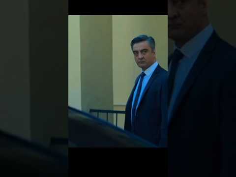 ТЫ ЖЕ ХОТЕЛ ЕГО УБИТЬ ПОЧЕМУ НЕ СТРЕЛЯЛ #Shorts#Кино#film#фильм#serial#сериал#kino#топ#