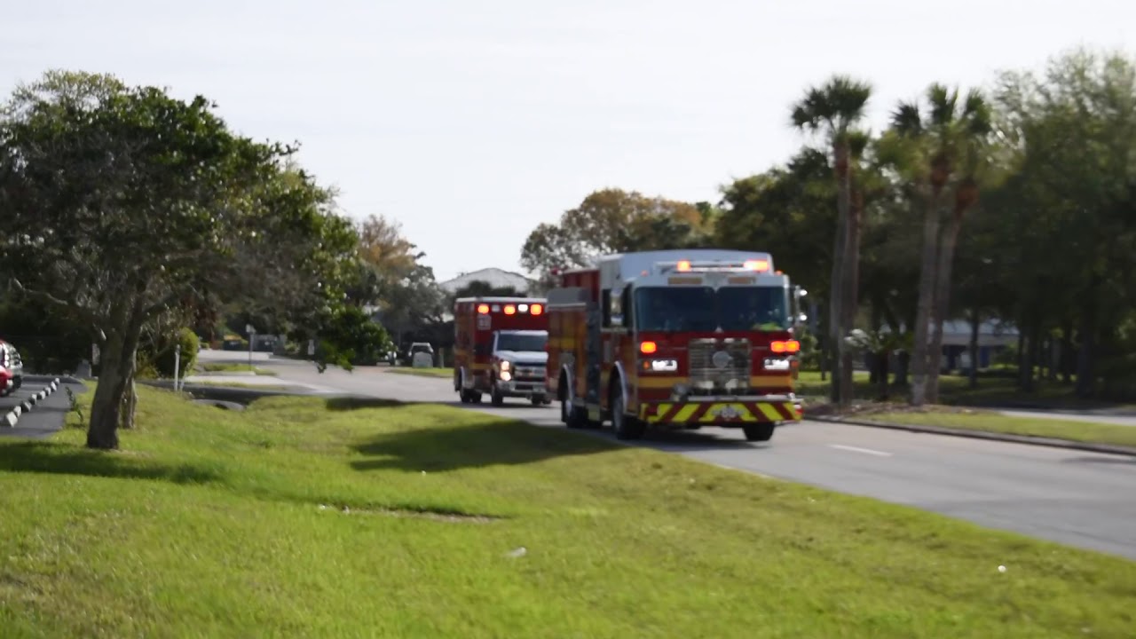Brevard County Fire Rescue, Engine and Rescue 80 responding YouTube