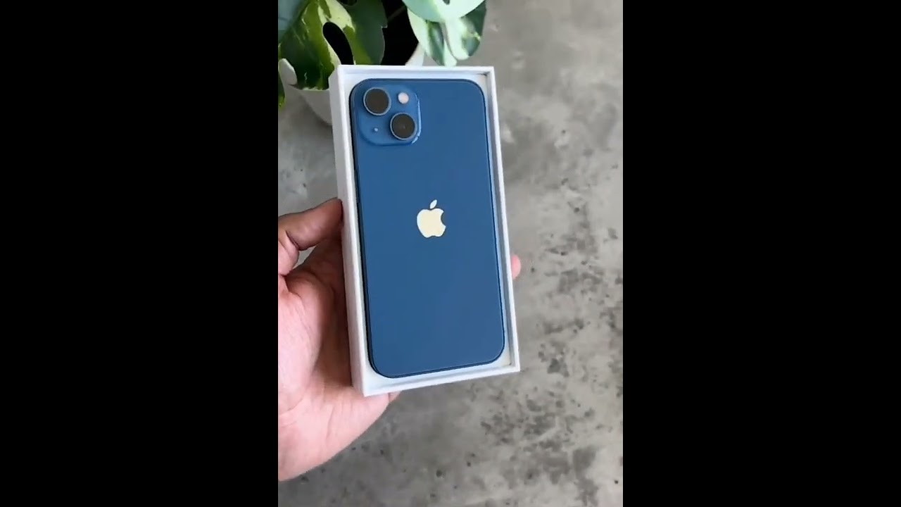 Blue💙 or Green💚 iPhone 13?! 💭 YouTube