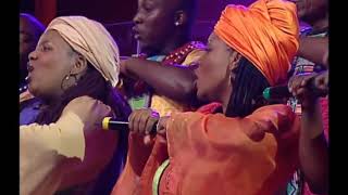 Soweto Gospel Choir - Live at the NMT - Hakeleje chords