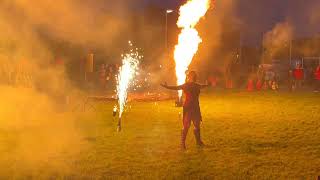 2 much fire ohňová show Postřižn 2023