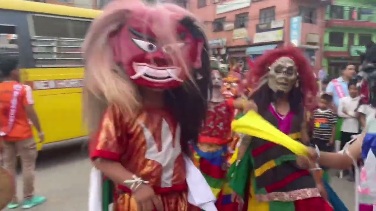 Lau hernus lakhe nach lakhe herna sajilo xa lakhe banna kati garo xa hernu pura video