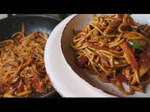 نودلز دجاج مع الخضار بالطريقة الصينية كانتون 