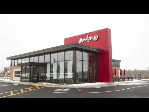 you're-stuck-in-a-wendys-parking-lot-after-your-car-died-so-now-you're-watching-critical-role
