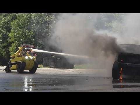 Robotic fire fighter RS1-T3 vs Car fire.